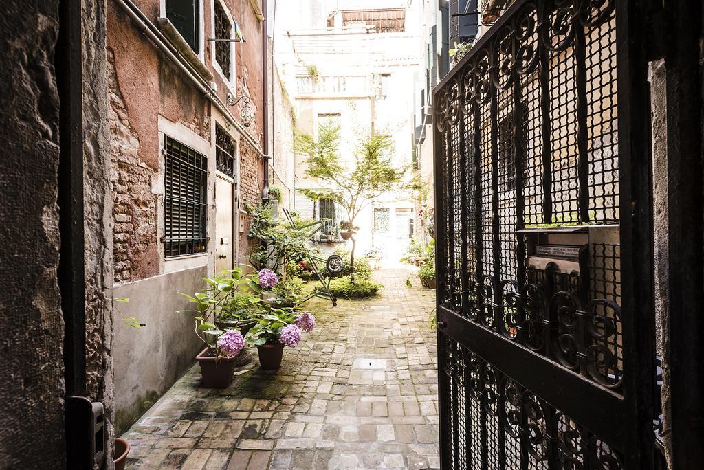 Myplace Santa Maria Formosa Apartment ヴェネツィア エクステリア 写真